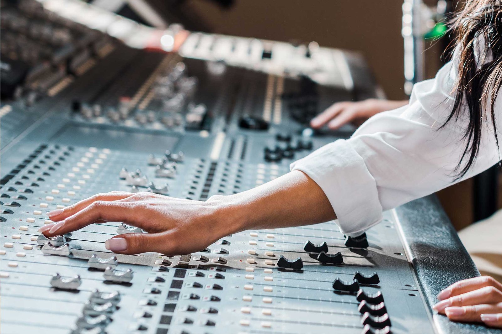 How to Write and Record Hit Sings